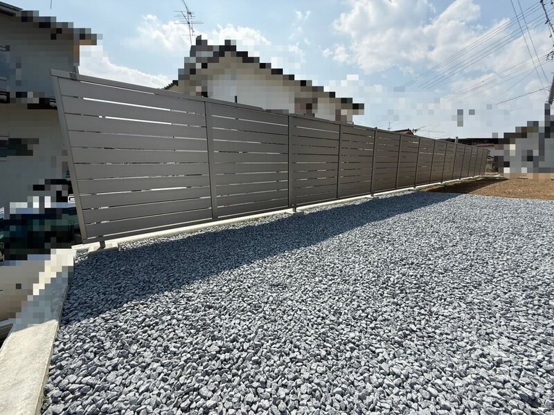 アルミ目隠しフェンスの設置事例